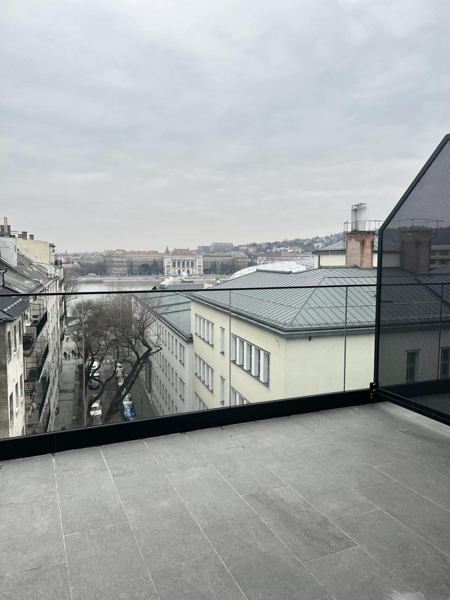 The Riverhouse Budapeste Exterior foto